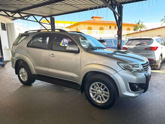 TOYOTA-HILUX SW4-2012