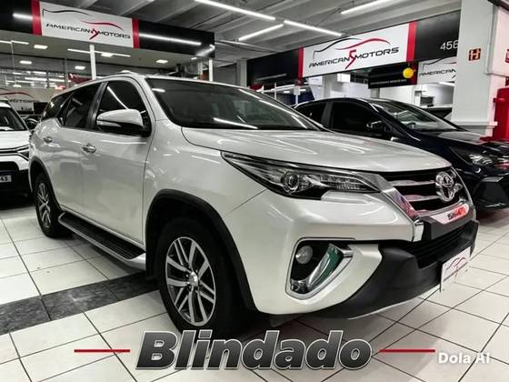 TOYOTA HILUX SW4 4.0 SRX 4X4 7 LUGARES V6 24V GASOLINA 4P AUTOMÁTICO