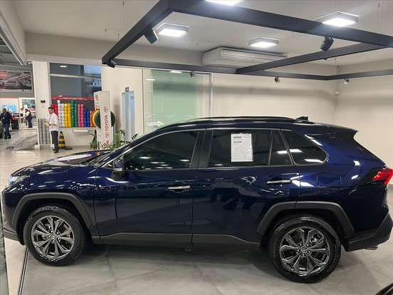 TOYOTA-RAV4-2024