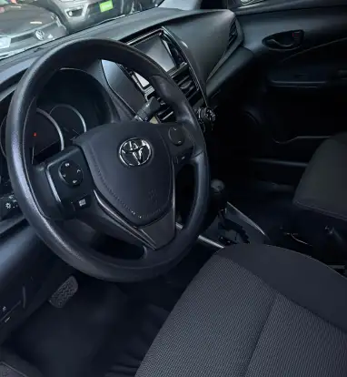 TOYOTA-YARIS-2022
