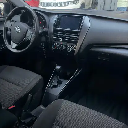 TOYOTA-YARIS-2022