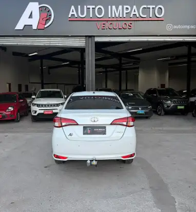 TOYOTA-YARIS-2022