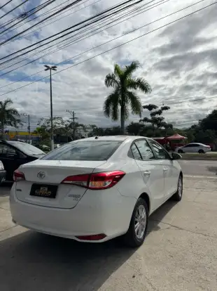 TOYOTA-YARIS-2019