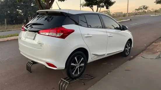 TOYOTA-YARIS-2018