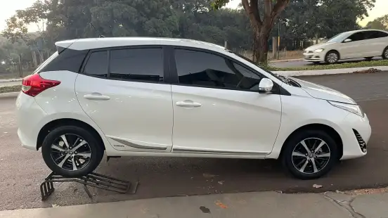 TOYOTA-YARIS-2018