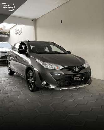 TOYOTA-YARIS-2019