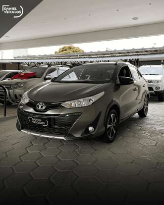 TOYOTA-YARIS-2019