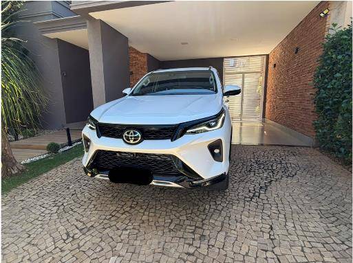 TOYOTA HILUX SW4 2.8 D-4D TURBO DIESEL SRX PLATINUM 7L 4X4 AUTOMÁTICO