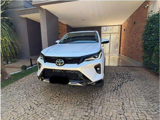 TOYOTA-HILUX SW4-2025