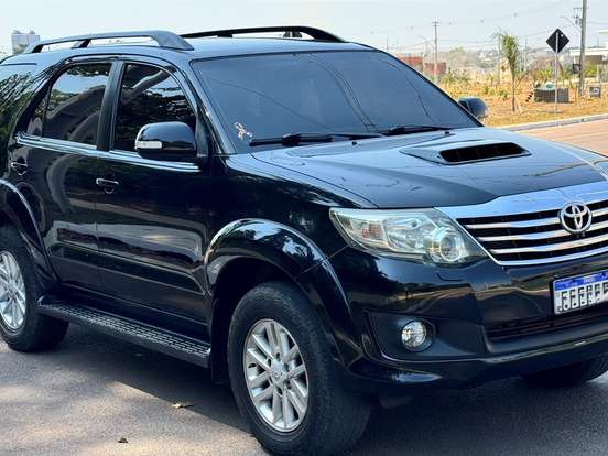 TOYOTA-HILUX SW4-3.0 SRV 4X4 7 LUGARES 16V TURBO INTERCOOLER DIESEL 4P AUTOMÁTICO TOYOTA-HILUX SW4-2011
