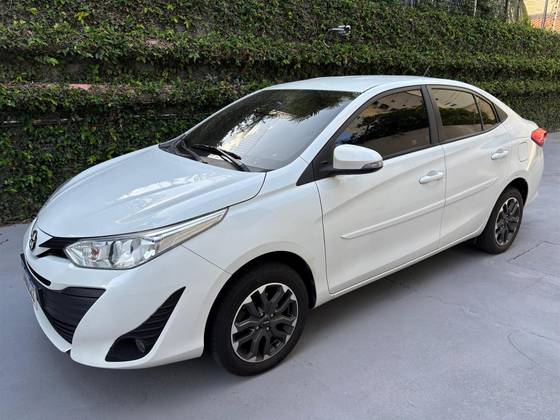 TOYOTA YARIS 1.3 16V FLEX XL LIVE MULTIDRIVE