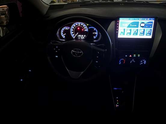TOYOTA-YARIS-2021
