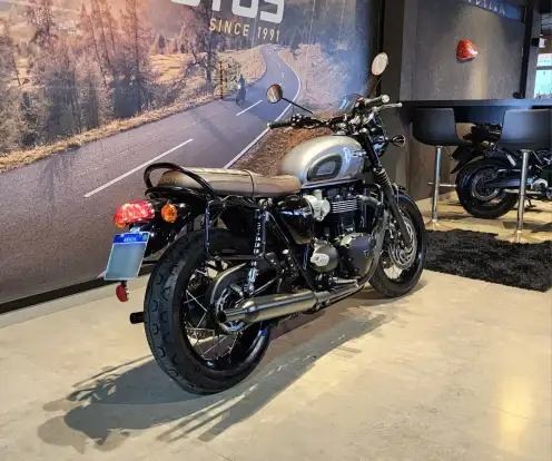 TRIUMPH-BONNEVILLE T120 BLACK 1200-2025