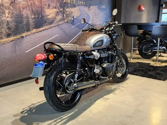TRIUMPH-BONNEVILLE T120 BLACK 1200 TRIUMPH-BONNEVILLE T120 BLACK 1200-2025