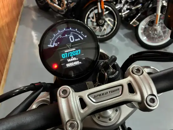TRIUMPH-SPEED TWIN RS-2025
