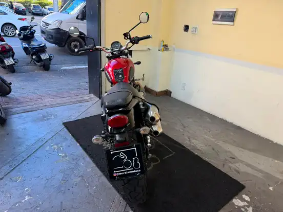 TRIUMPH-STREET SCRAMBLER-2019