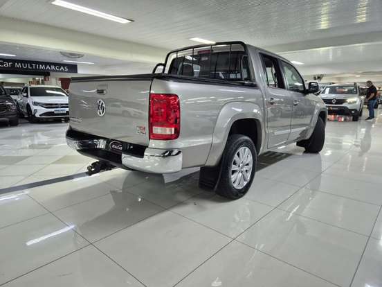 VOLKSWAGEN-AMAROK-2015