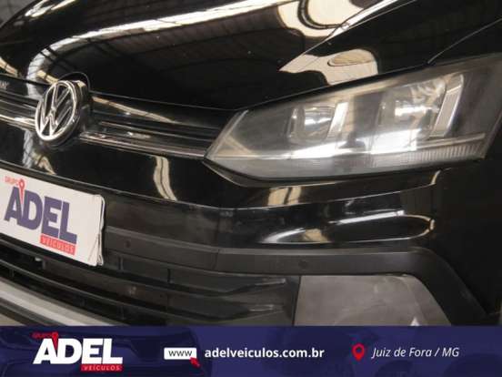 VOLKSWAGEN-CROSSFOX-2015