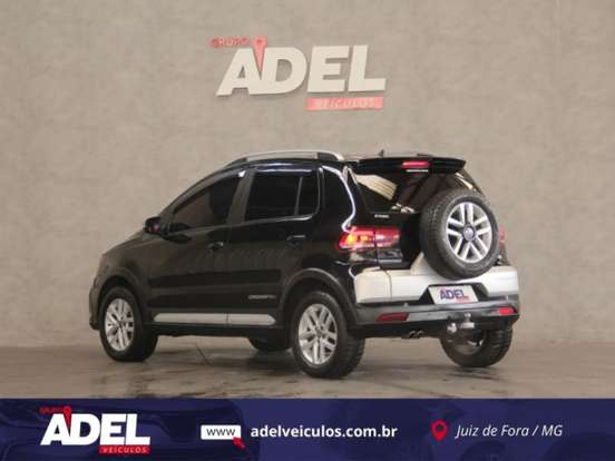 VOLKSWAGEN-CROSSFOX-2015