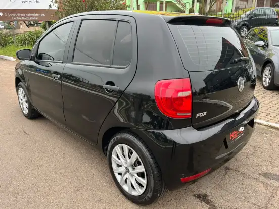 VOLKSWAGEN-FOX-2014