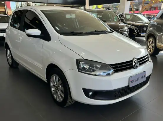 VOLKSWAGEN-FOX-1.0 MI 8V FLEX 4P MANUAL VOLKSWAGEN-FOX-2014