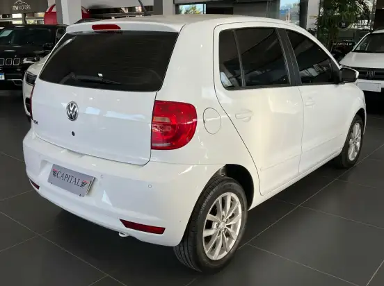 VOLKSWAGEN-FOX-1.0 MI 8V FLEX 4P MANUAL VOLKSWAGEN-FOX-2014