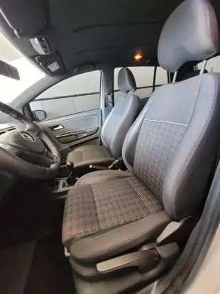 VOLKSWAGEN-FOX-2017