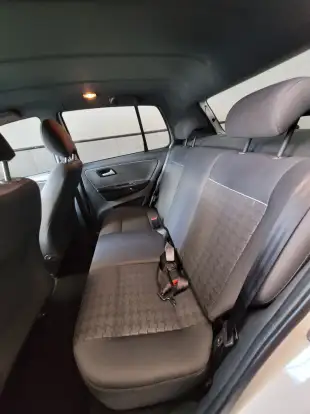 VOLKSWAGEN-FOX-2017