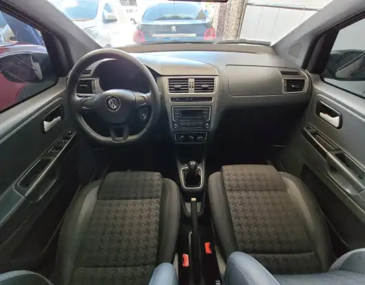 VOLKSWAGEN-FOX-2017