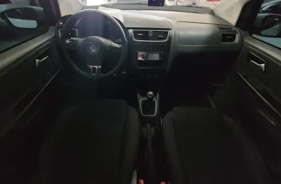 VOLKSWAGEN-FOX-2013