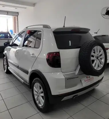 VOLKSWAGEN-FOX-2013