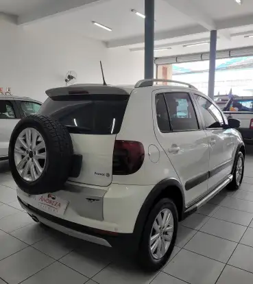 VOLKSWAGEN-FOX-2013