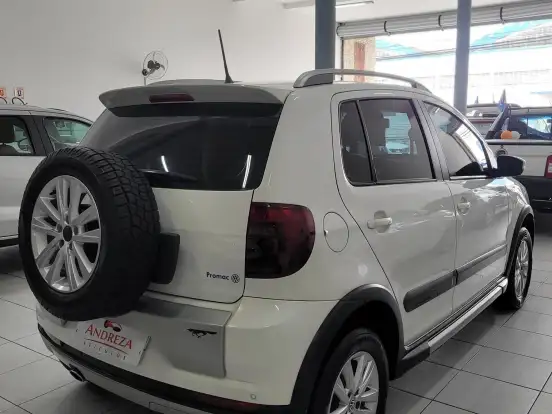VOLKSWAGEN-FOX-1.6 MI 8V FLEX 4P MANUAL VOLKSWAGEN-FOX-2013