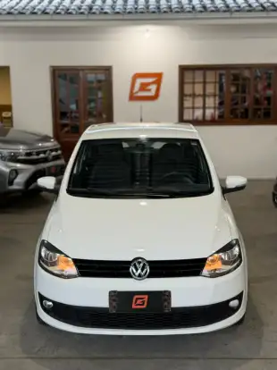 VOLKSWAGEN-FOX-2012