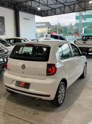 VOLKSWAGEN-FOX-2012