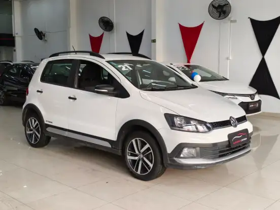 VOLKSWAGEN-FOX-2020