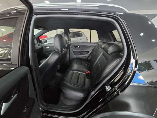 VOLKSWAGEN-FOX-2016