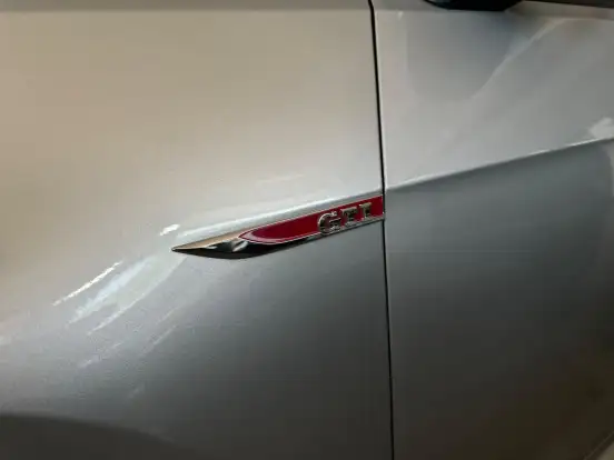 VOLKSWAGEN-GOLF-2017