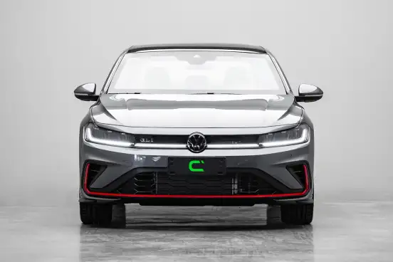 VOLKSWAGEN-JETTA-2025