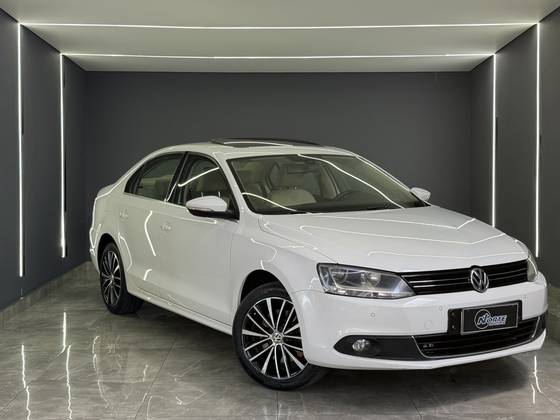 VOLKSWAGEN JETTA 2.0 TSI HIGHLINE 211CV GASOLINA 4P TIPTRONIC