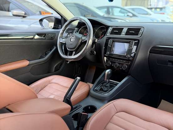 VOLKSWAGEN-JETTA-2.0 TSI HIGHLINE 211CV GASOLINA 4P TIPTRONIC VOLKSWAGEN-JETTA-2016