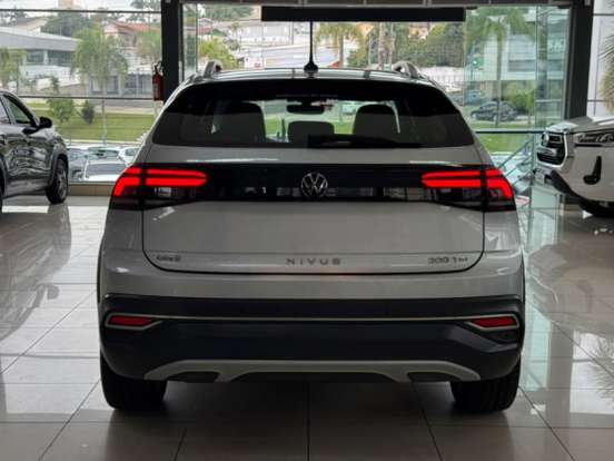 VOLKSWAGEN-NIVUS-1.0 200 TSI TOTAL FLEX HIGHLINE AUTOMÁTICO VOLKSWAGEN-NIVUS-2020