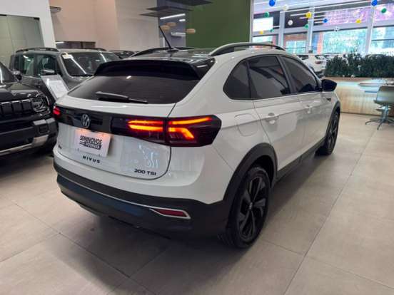 VOLKSWAGEN-NIVUS-1.0 200 TSI TOTAL FLEX HIGHLINE AUTOMÁTICO VOLKSWAGEN-NIVUS-2023