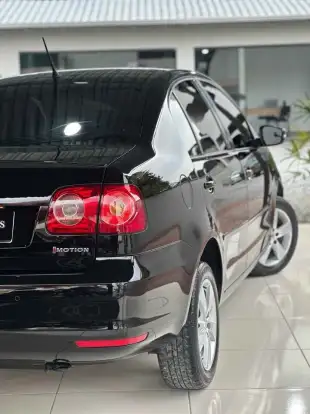 VOLKSWAGEN-POLO SEDAN-2014