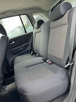 VOLKSWAGEN-SPACEFOX-2010