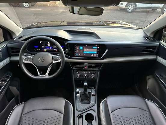 VOLKSWAGEN-TAOS-2022