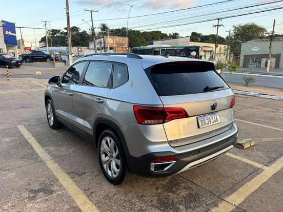 VOLKSWAGEN-TAOS-2021