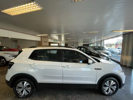 VOLKSWAGEN-T-CROSS-2020