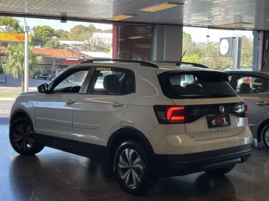VOLKSWAGEN-T-CROSS-2020