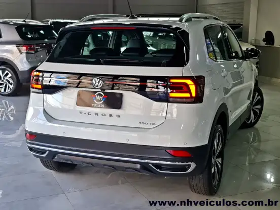 VOLKSWAGEN-T-CROSS-2021